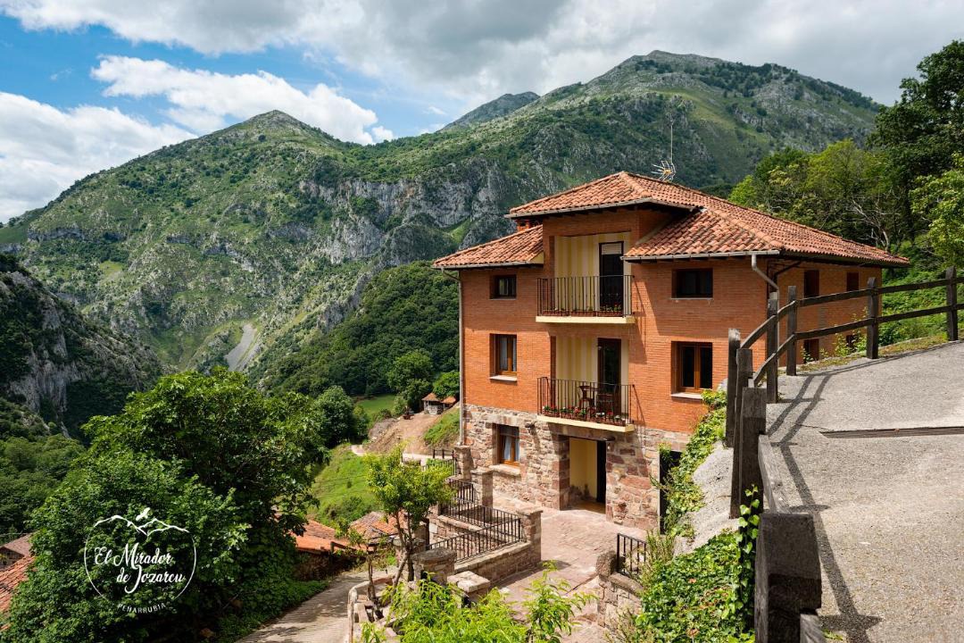 Photo of Buildings in Penarrubia