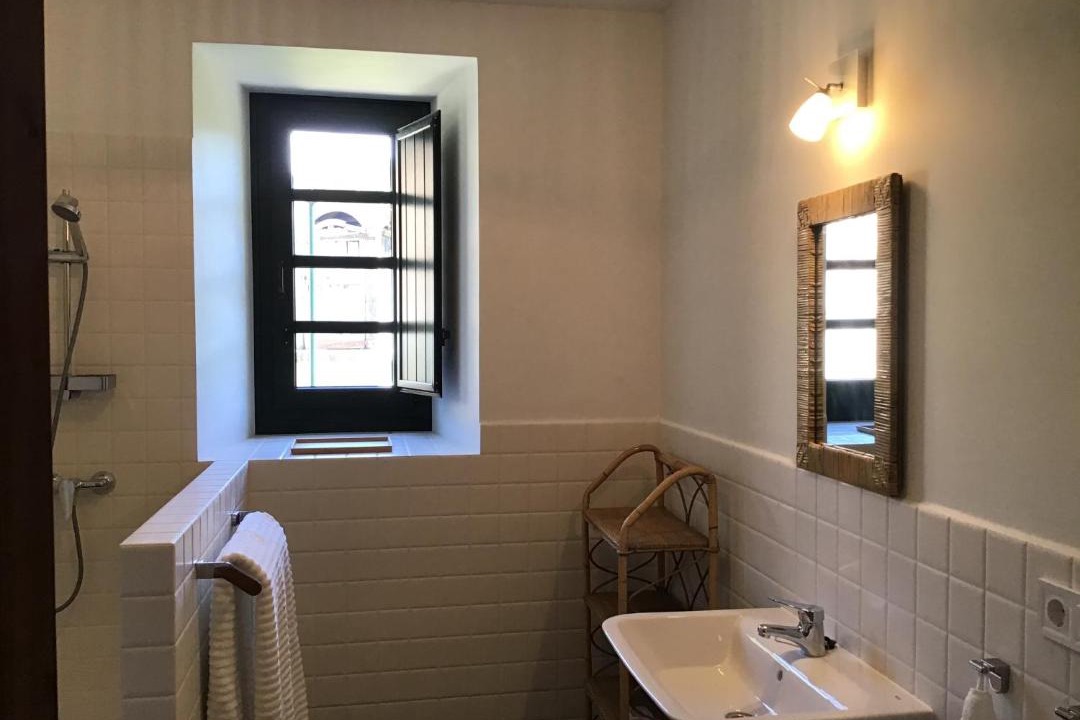 Photo of Bathroom in Callobre