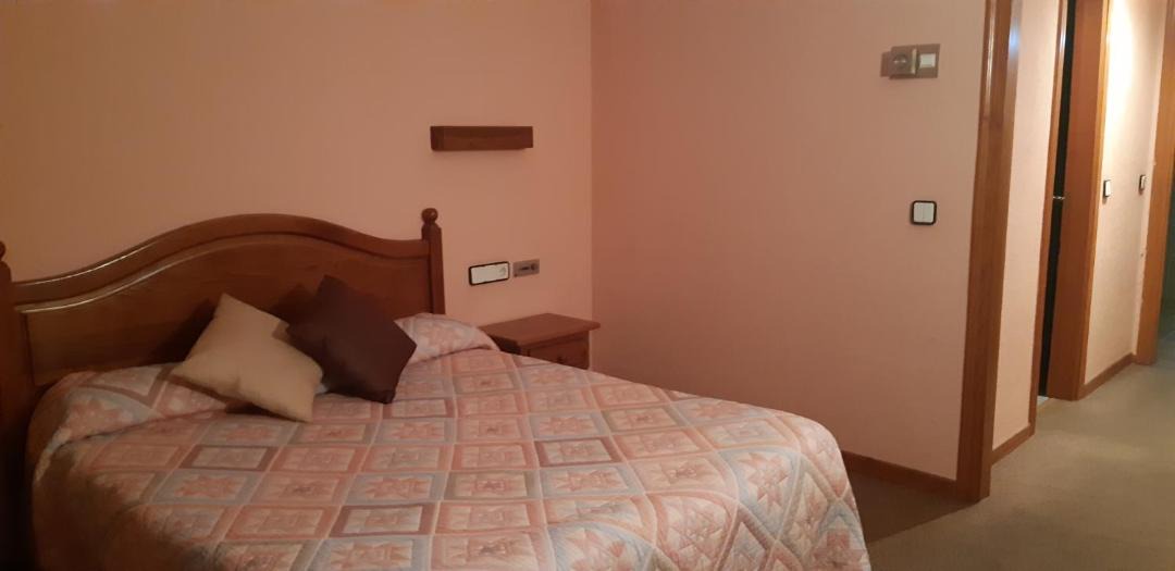 Photo of Bedroom in Llanaves de la Reina