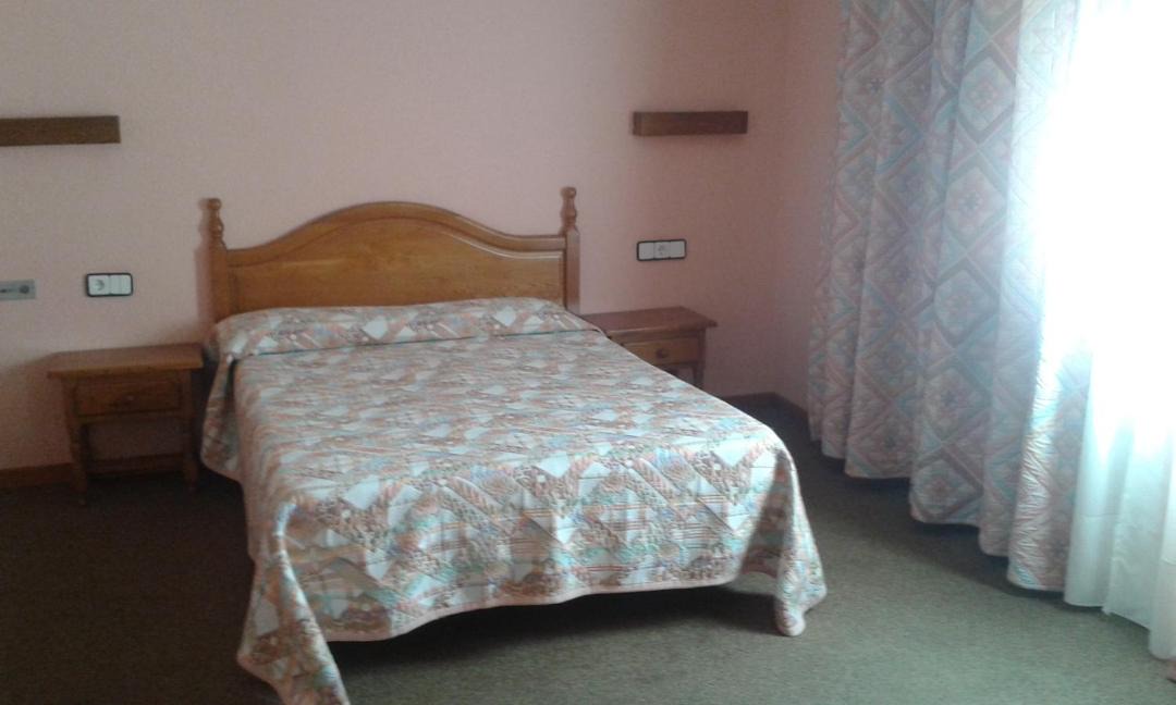 Photo of Bedroom in Llanaves de la Reina