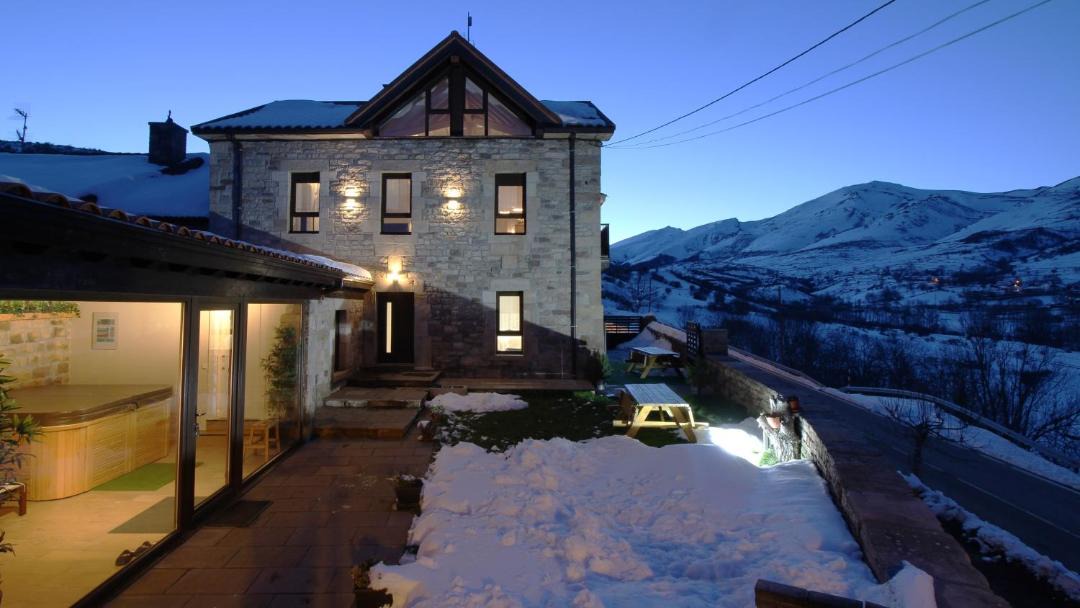 Photo of Buildings in Hermandad de Campoo de Suso