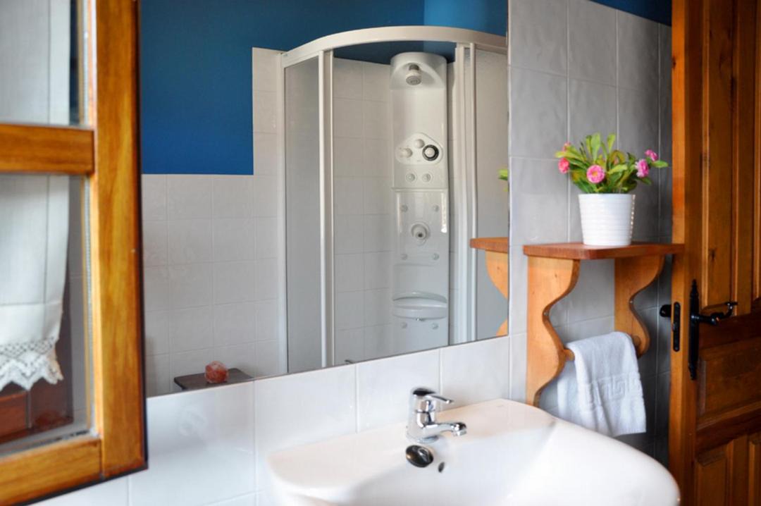 Photo of Bathroom in Lerones