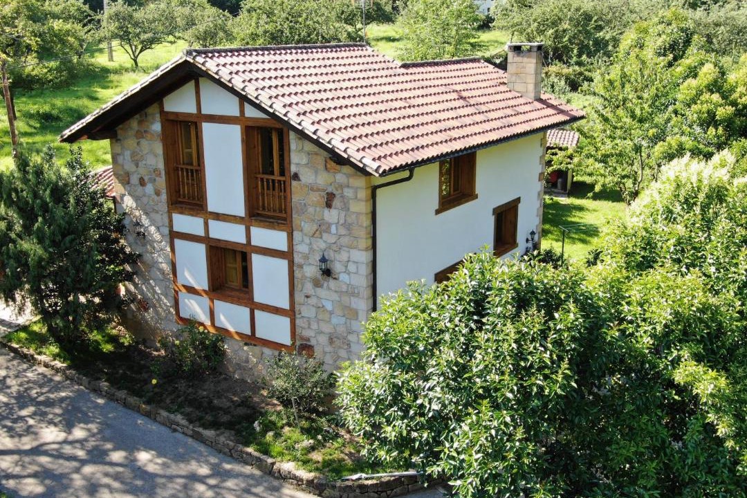 Photo of Buildings in Arguebanes