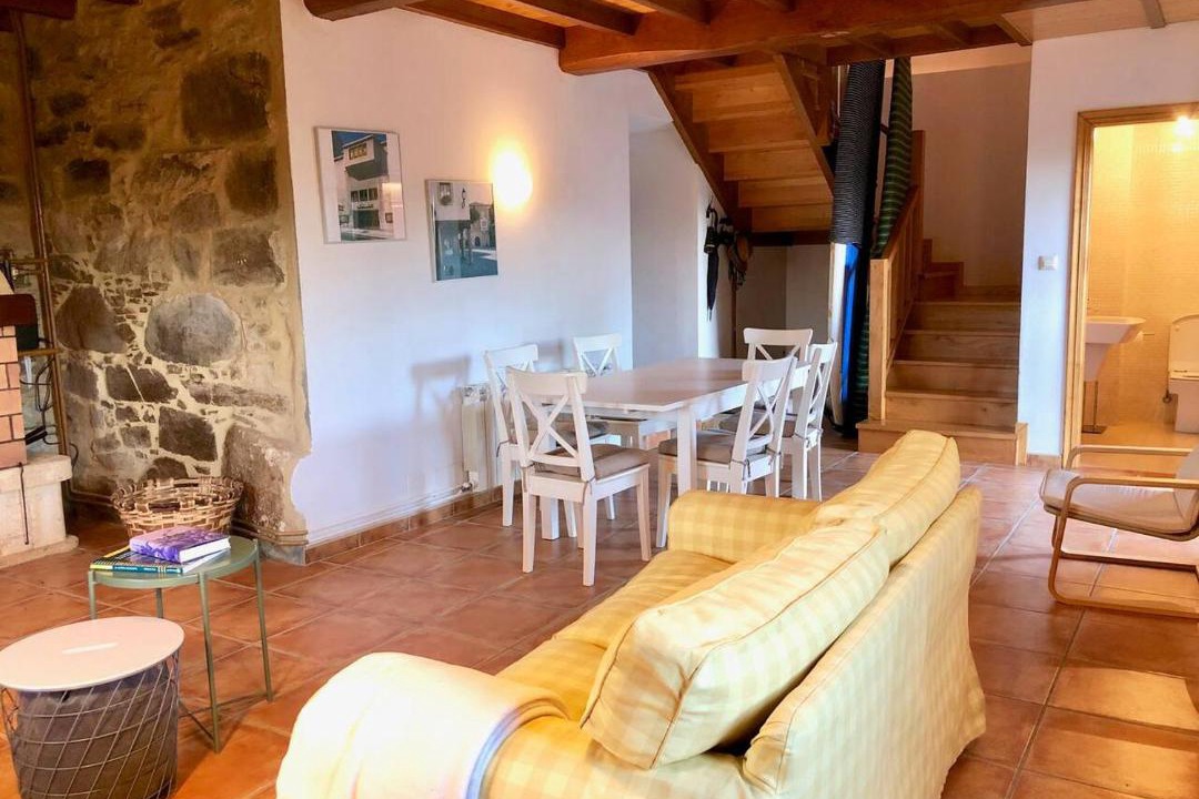 Photo of Livingroom in Feas