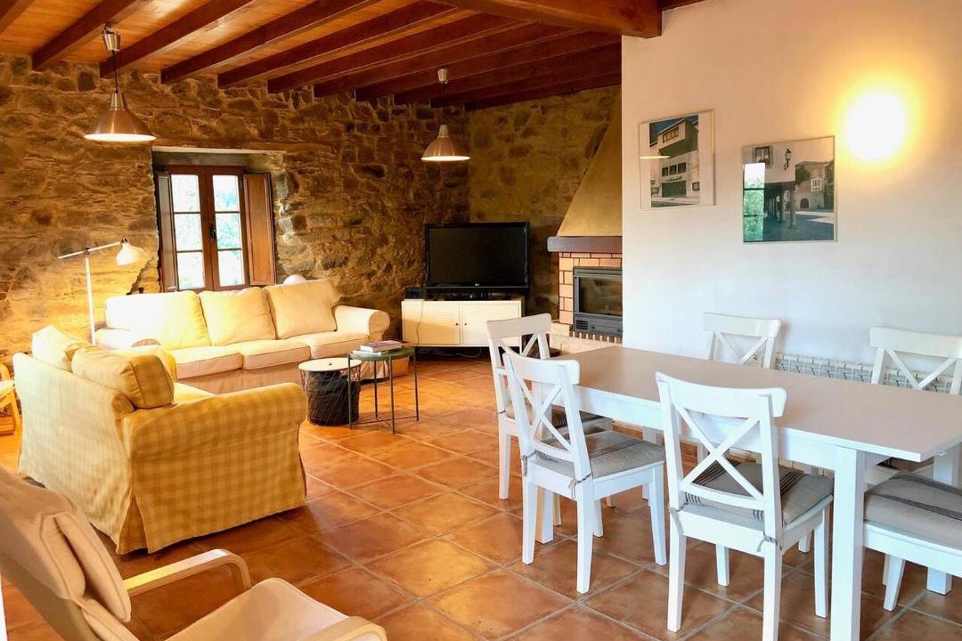 Photo of Livingroom in Feas