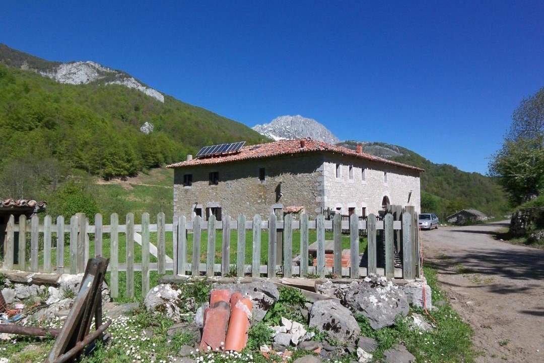 Photo of Buildings in Ponga