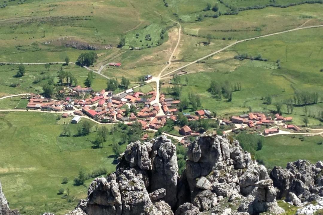 Photo of Buildings in Cubillas de Arbas