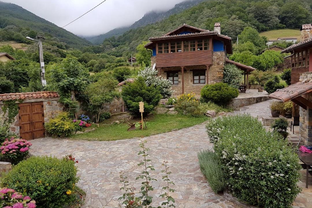 Photo of Buildings in Quiros