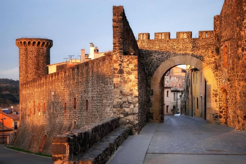 Photo of Buildings in Hostalric