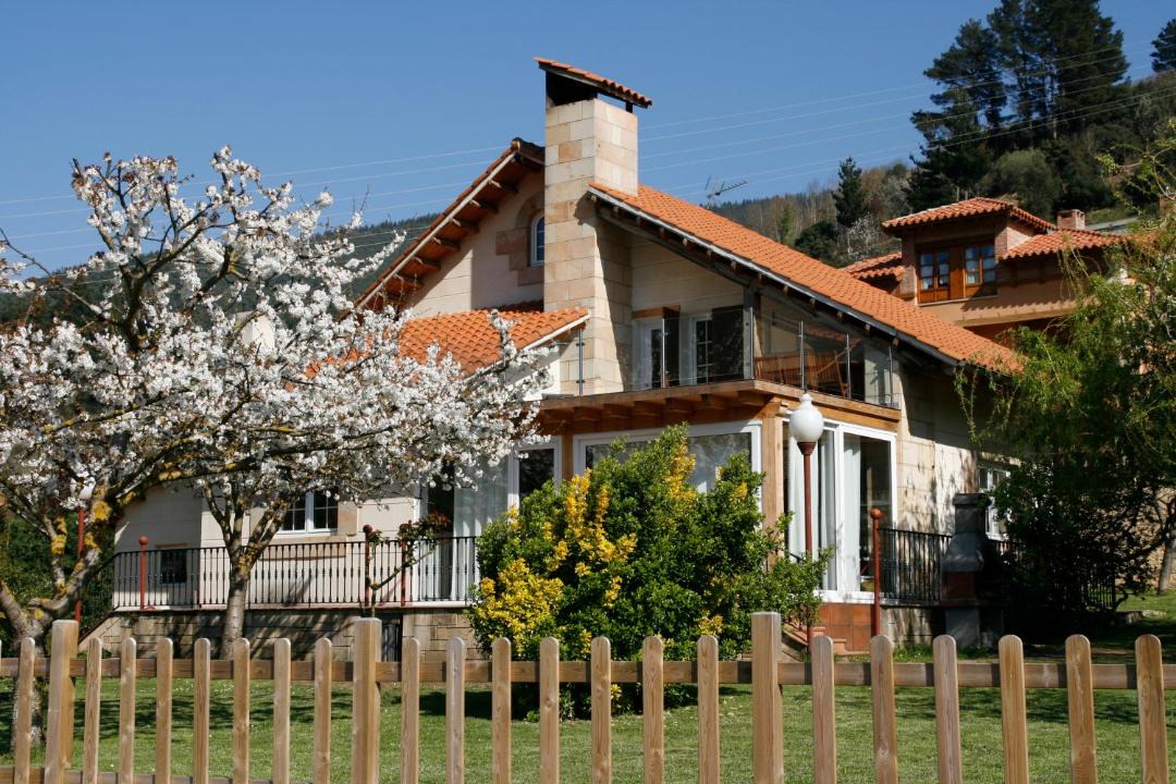 Photo of Buildings in Ojedo