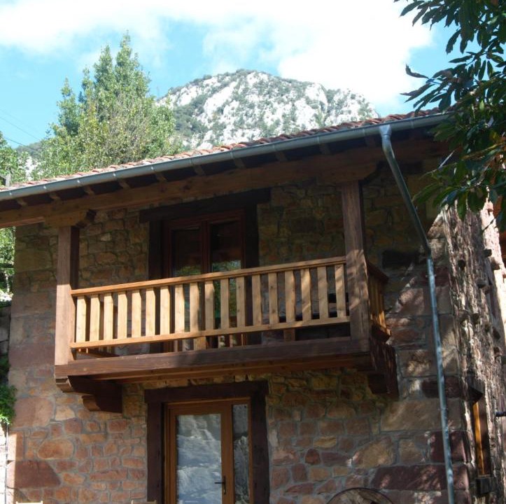 Photo of Buildings in Penarrubia