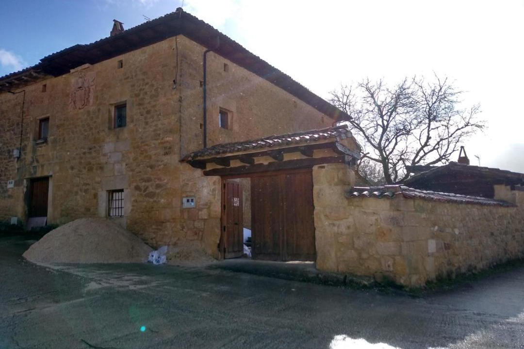 Photo of Buildings in Villacomparada de Rueda