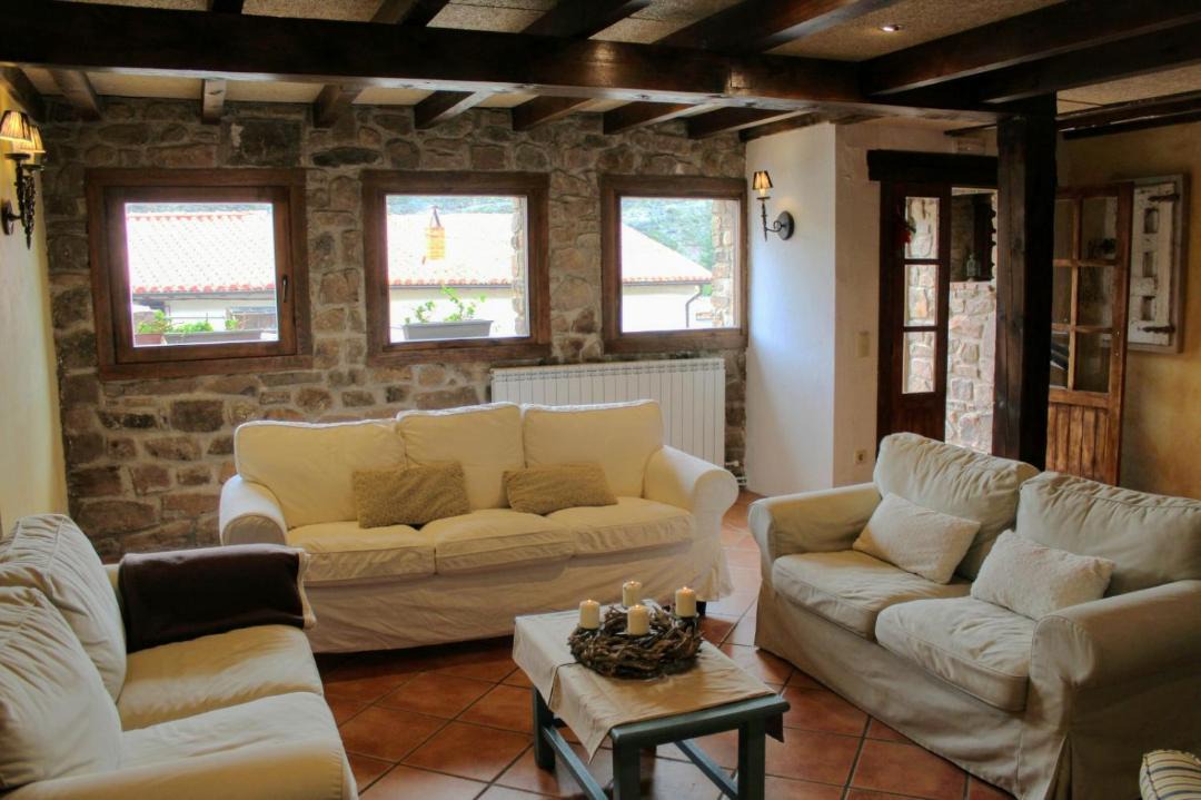 Photo of Livingroom in Laguna de Cameros