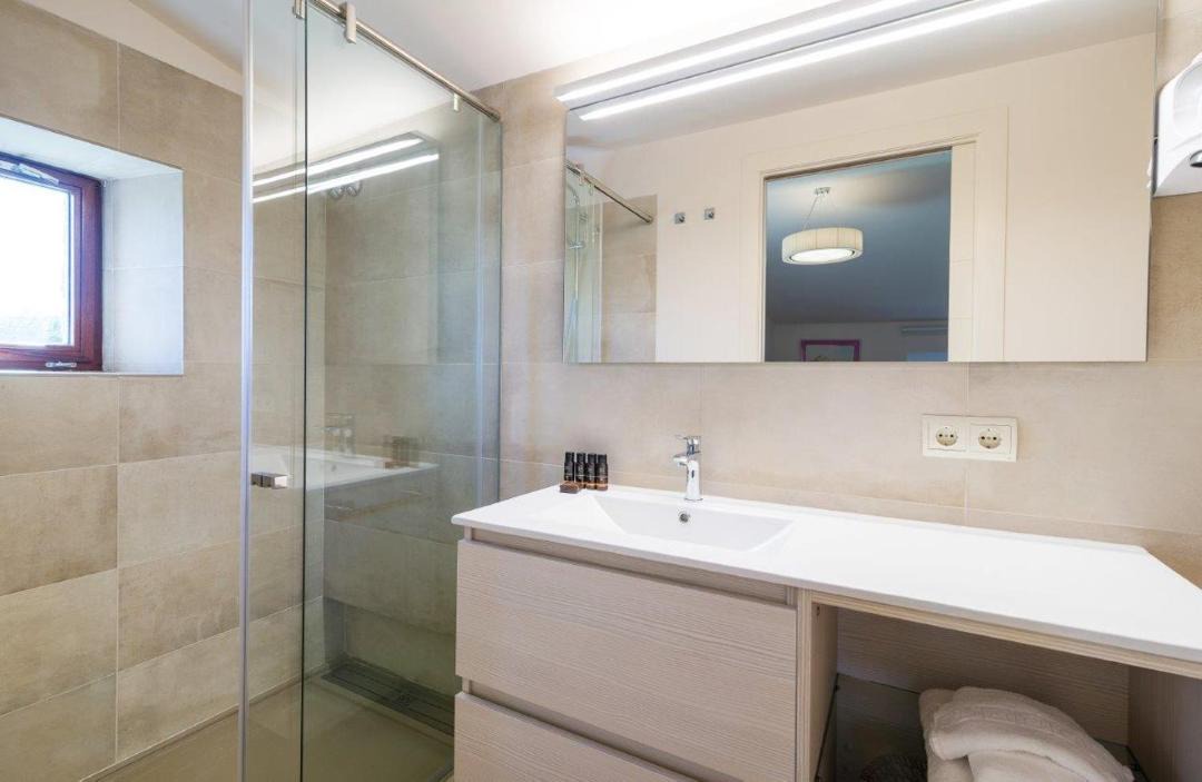 Photo of Bathroom in Pals