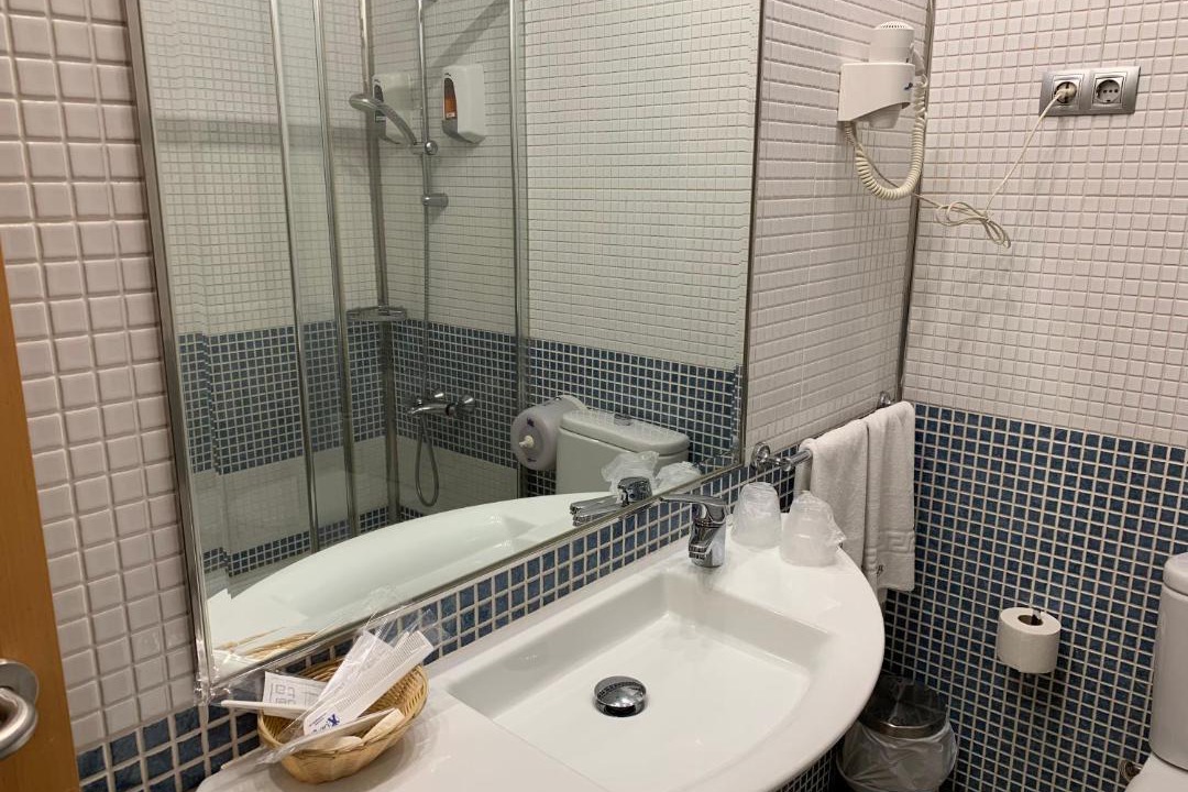 Photo of Bathroom in El Burgo Ranero
