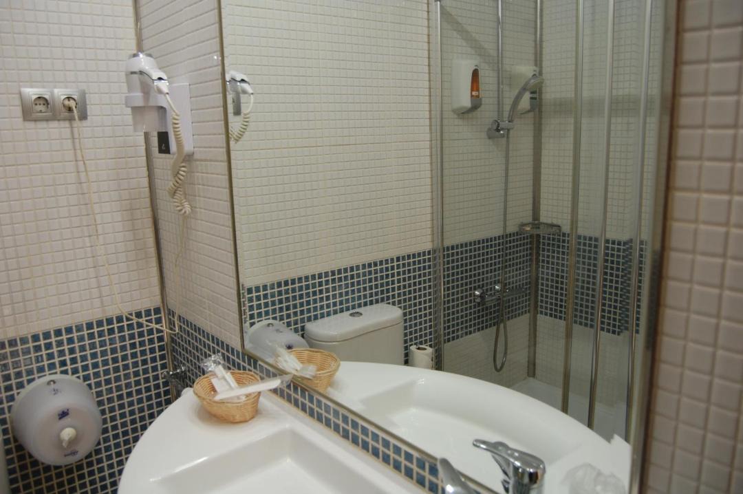 Photo of Bathroom in El Burgo Ranero