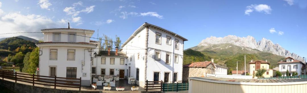Photo of Buildings in Posada de Valdeon