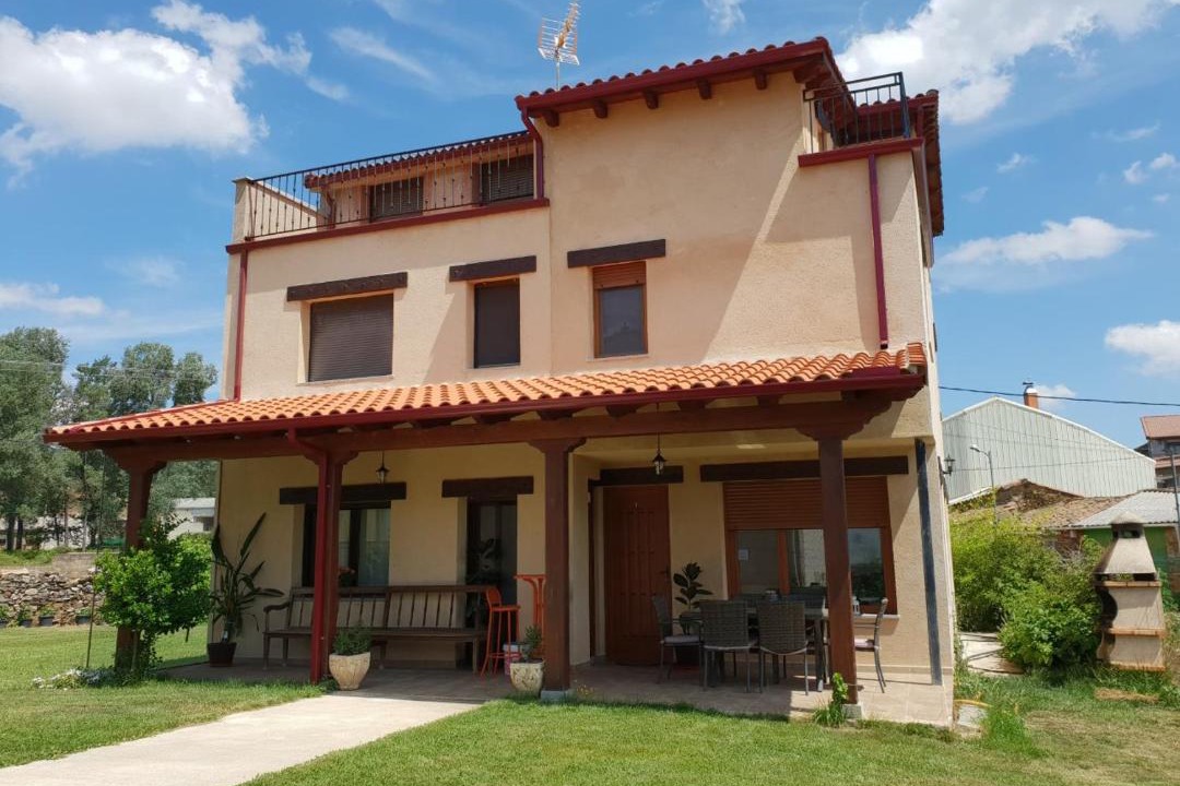 Photo of Buildings in Ferreras de Arriba
