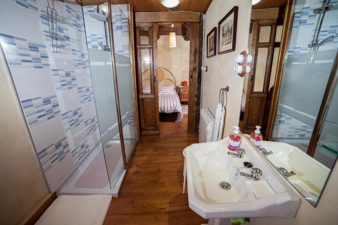 Photo of Bathroom in San Esteban del Toral