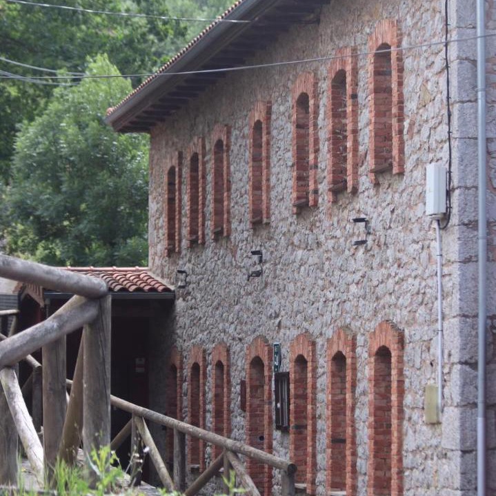 Photo of Buildings in Quiros