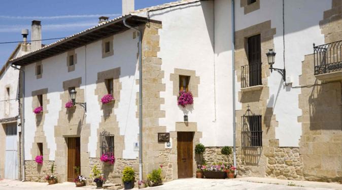 Photo of Buildings in Garinoain