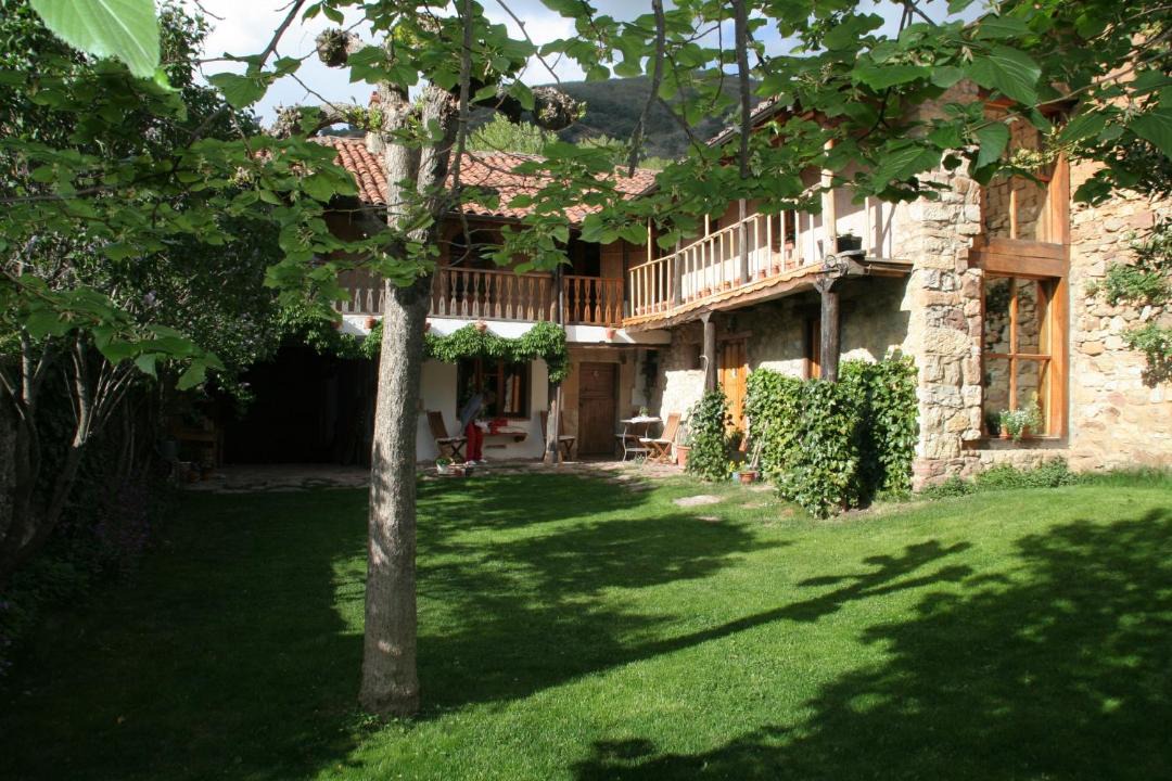 Photo of Buildings in Ranedo de Curueno