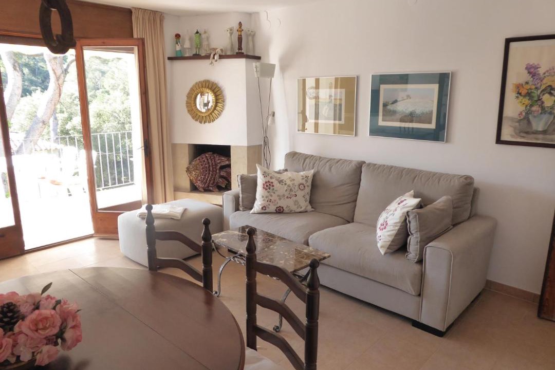 Photo of Livingroom in Tamariu
