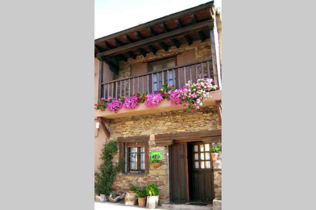 Photo of Buildings in Gascuena de Bornova