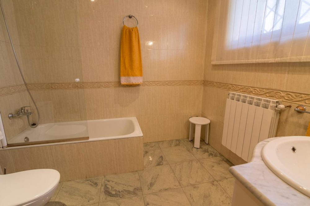 Photo of Bathroom in San Leonardo de Yague