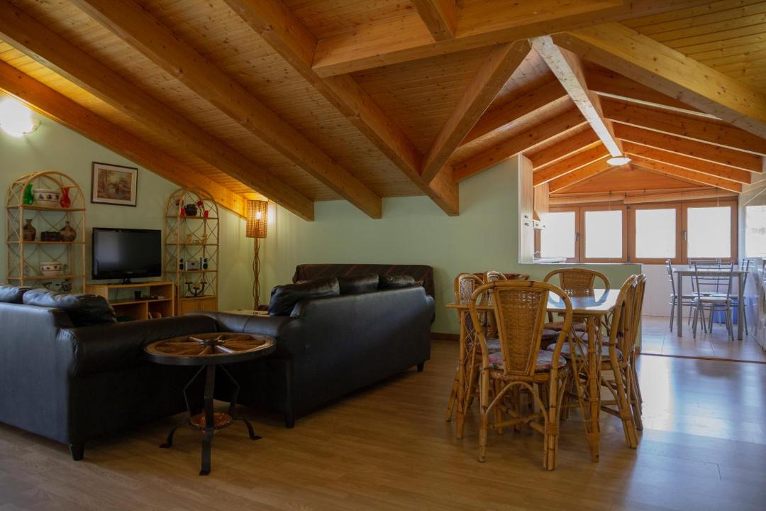 Photo of Livingroom in San Leonardo de Yague