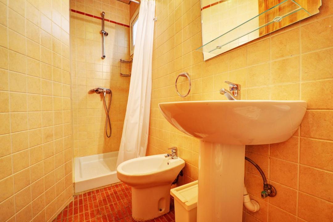 Photo of Bathroom in La Llotja-Born