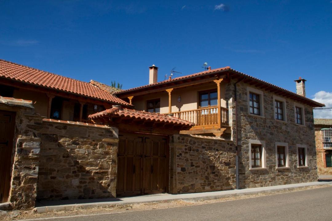 Photo of Buildings in Murias de Rechivaldo