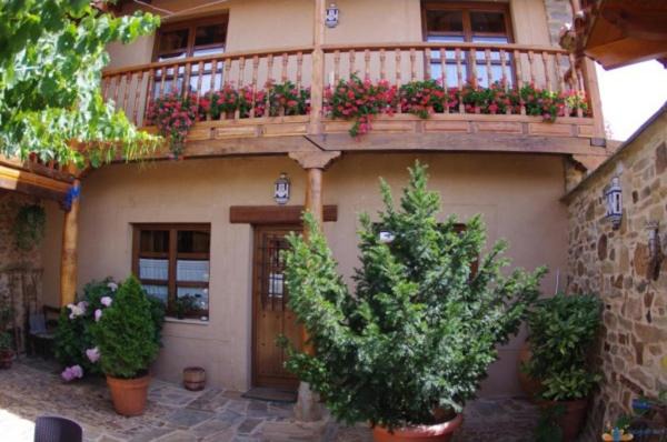 Photo of Patio Balcony in Murias de Rechivaldo