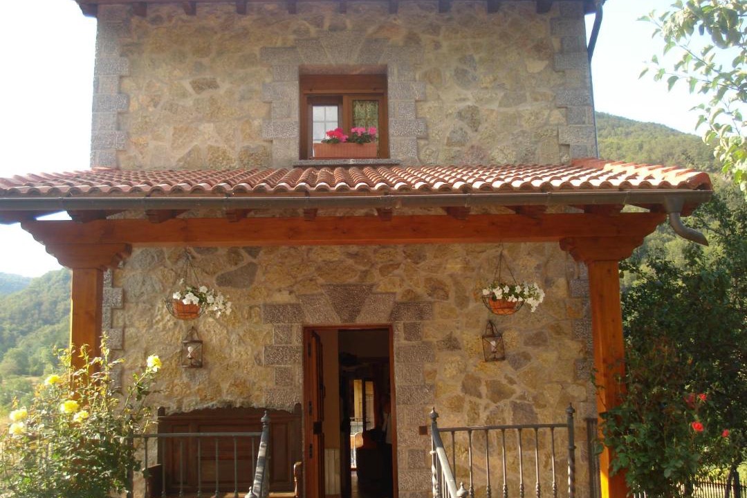 Photo of Buildings in Santa Maria de Valdeon