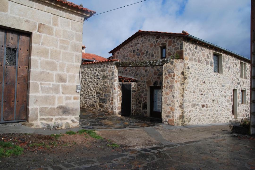 Photo of Buildings in Vilamelle