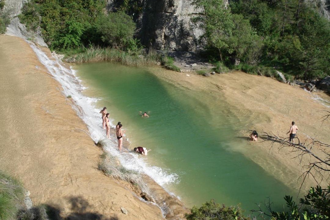 Photo of Others in Larres