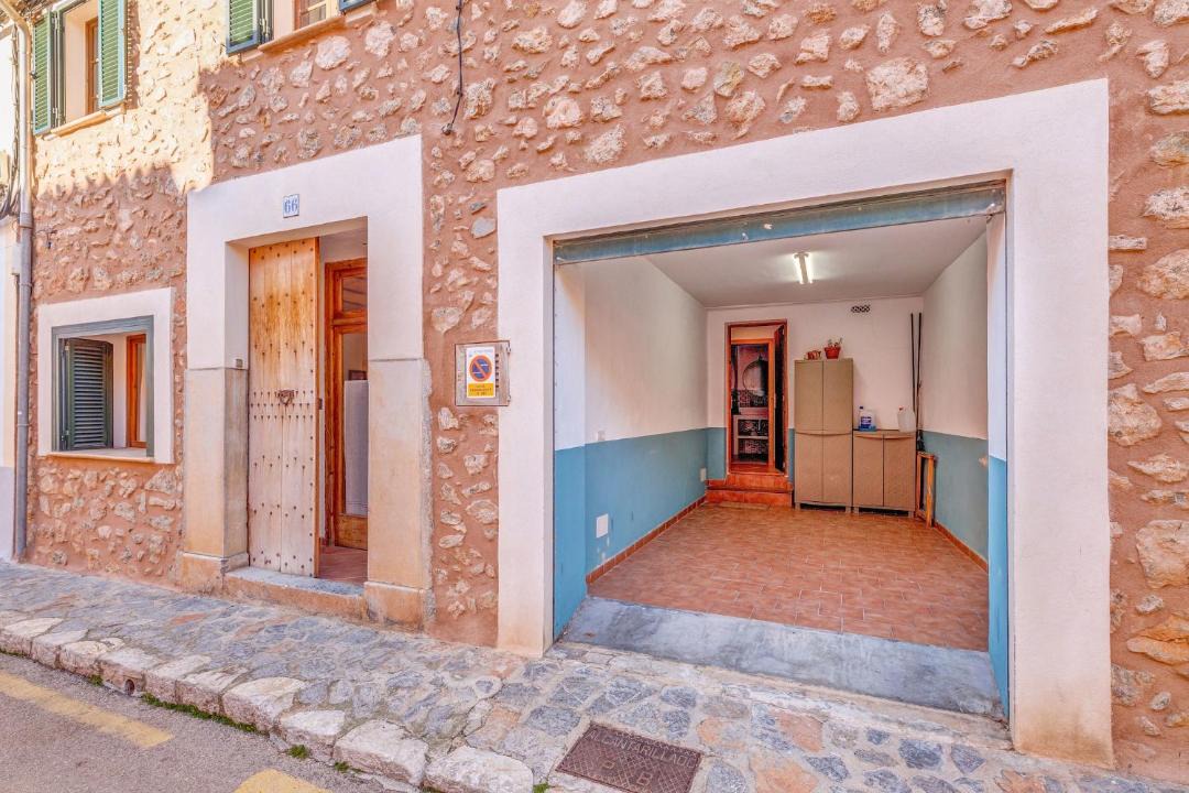 Photo of Buildings in Esporles