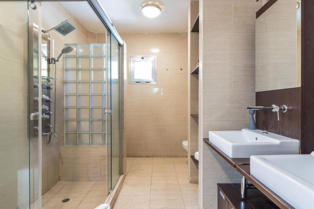 Photo of Bathroom in Acoran
