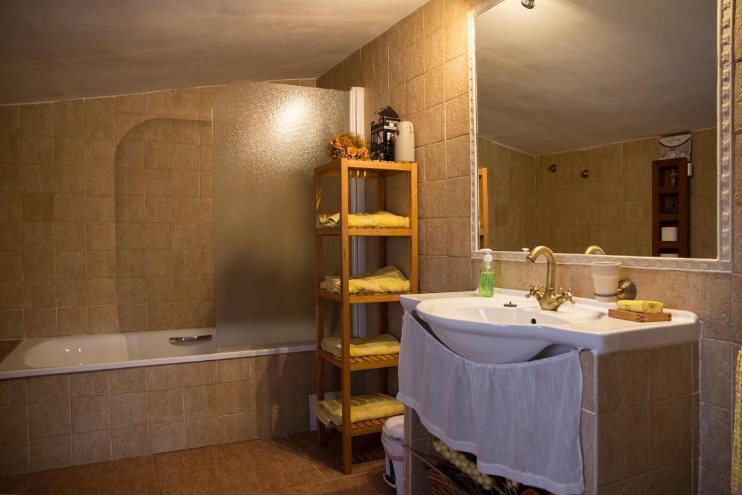 Photo of Bathroom in Medinaceli