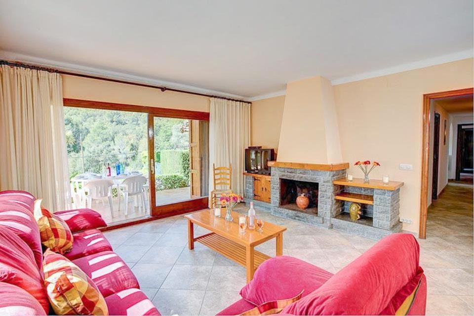 Photo of Livingroom in Tamariu