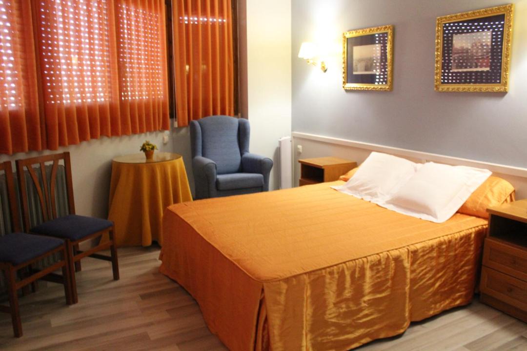 Photo of Bedroom in Tona