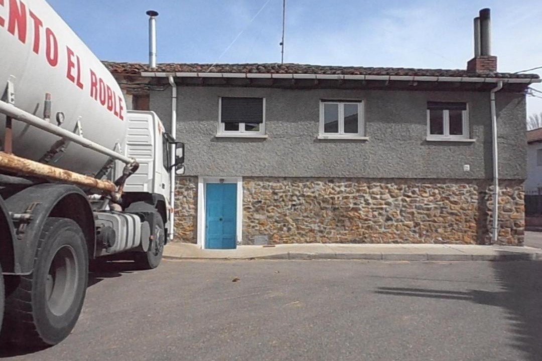 Photo of Buildings in Garrafe de Torio