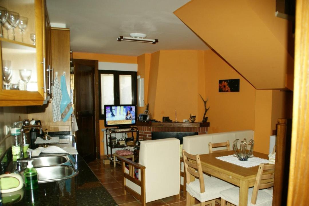 Photo of Kitchen in Santa Cruz de los Cuerragos