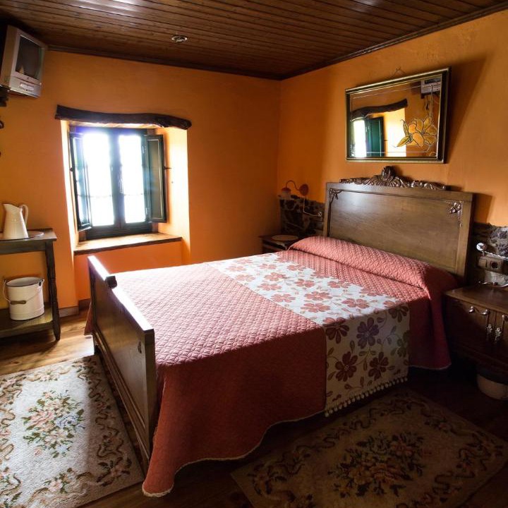 Photo of Bedroom in Feas