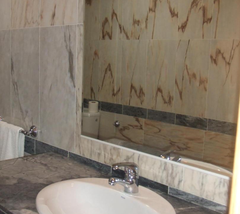Photo of Bathroom in Roa