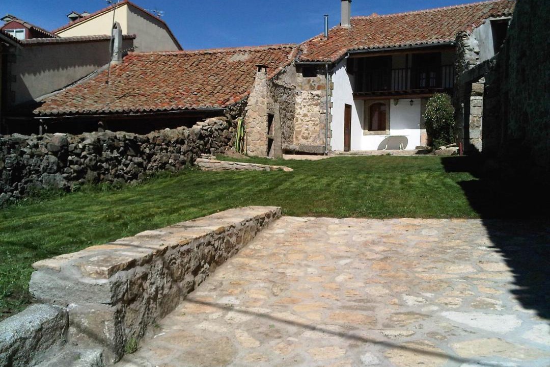Photo of Others in Hoyos del Espino