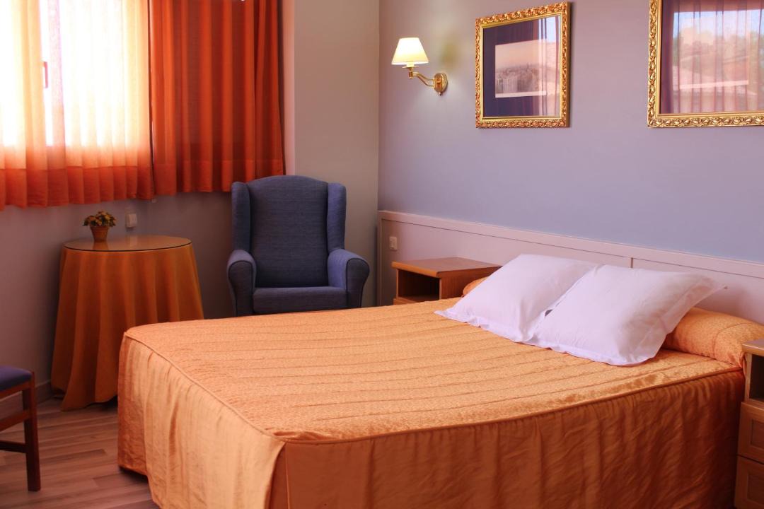 Photo of Bedroom in Tona
