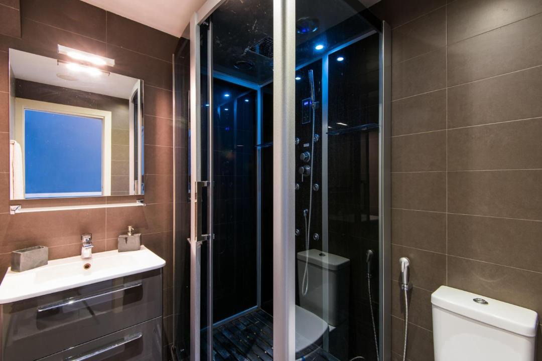 Photo of Bathroom in Torremolinos City Centre