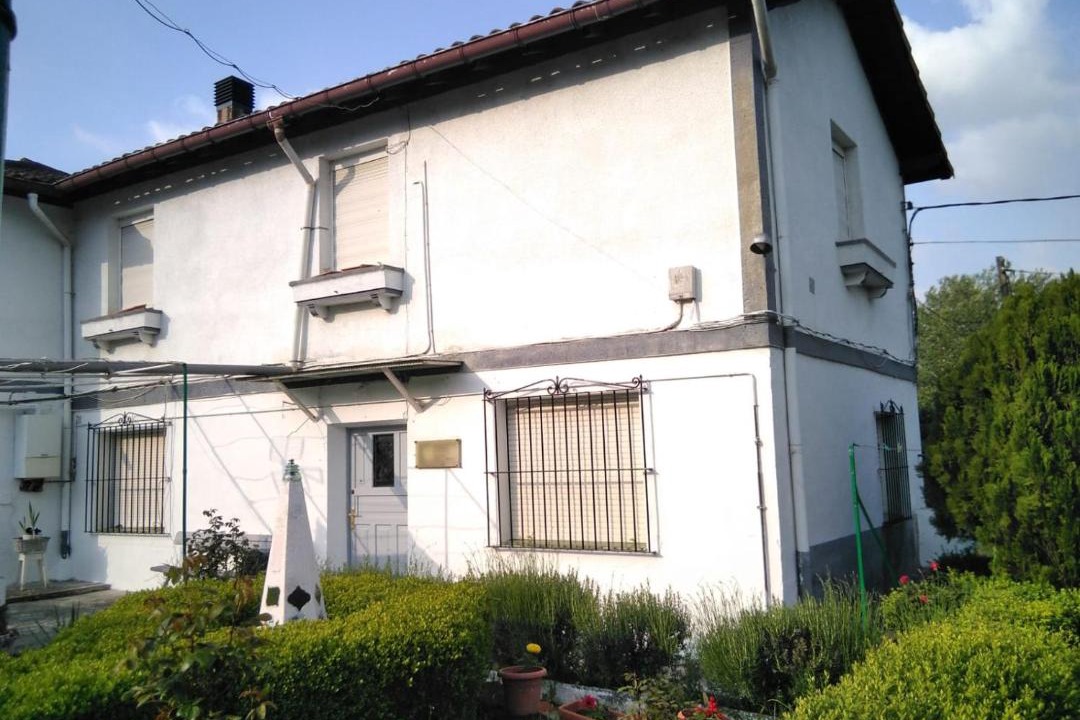 Photo of Buildings in Orduna