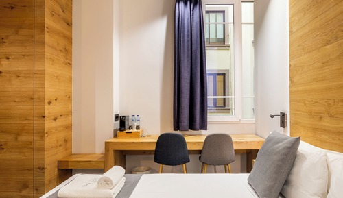 Standard Double room, interior